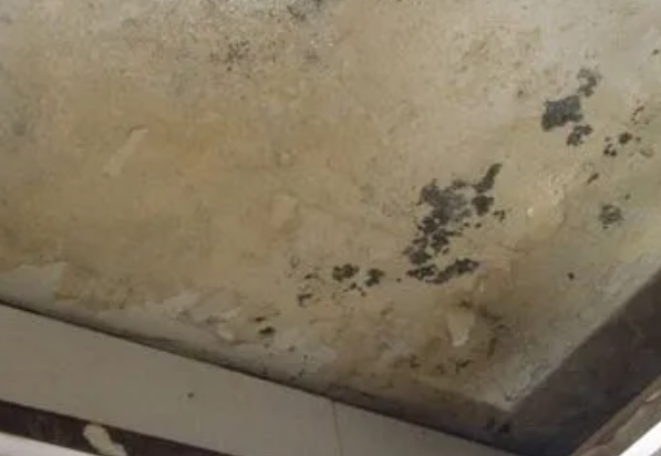 岑溪阳台漏水维修公司分享下岑溪卫生间渗水维修需要注意哪些问题。